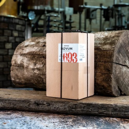 Árpád NOVUM Szilva Eszencia Pálinka Díszdobozban 0.375L  40%