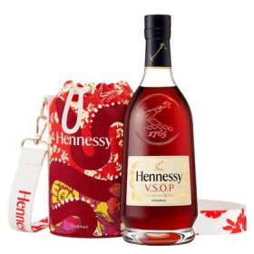Hennessy VSOP 0,7 40% + táska